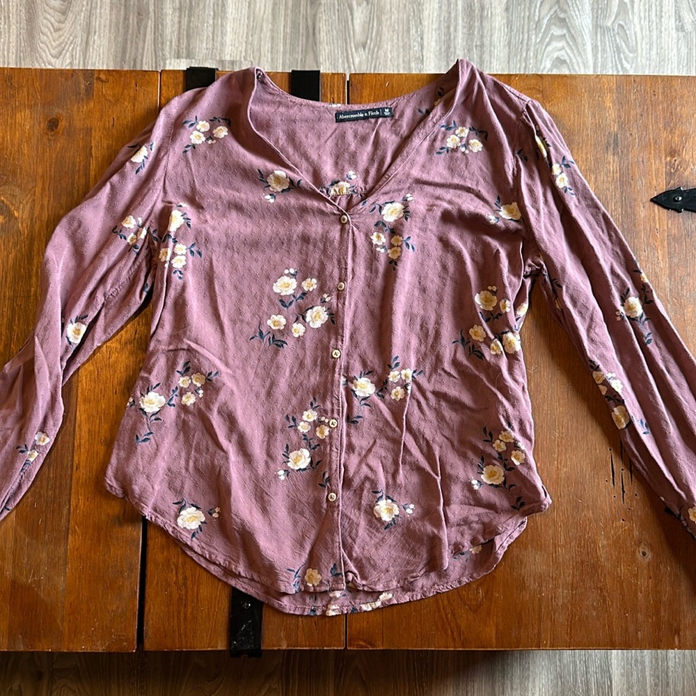 Abercrombie and Fitch long sleeve blouse size medium
